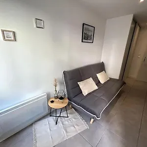 apt-studio-proche-charpennes-wifi.hotels-rhonealpes.com/